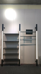 Taille personnalisée tout dernier porte-vêtements <span class=keywords><strong>mural</strong></span> noir vêtements présentoir femmes homme boutique lumière LED vêtements étagères avec lumières - Product Image 6