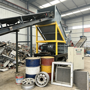 Broyeur de <span class=keywords><strong>ferraille</strong></span> d'aluminium en promotion, déchiqueteur de métaux pour le recyclage de seaux de peinture, fûts d'huile, jantes en aluminium, jantes de voiture, pulvérisateur de radiateurs - Product Image 1
