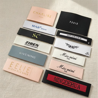 Étiquettes de vêtements personnalisées en polyester écologique haute densité, brodées et sérigraphiées, pliées au centre, carrées/rectangulaires pour