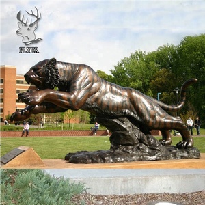 Outdoor Zoo Park Garden Decoration Metal Craft Vivid Wildlife <strong>Animal</strong> <strong>Tiger</strong> Cast Bronze Sculpture <strong>Life</strong> <strong>Size</strong> Brass <strong>Tiger</strong> <strong>Statue</strong> - Product Image 3