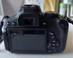 Appareil photo reflex numérique d'occasion <span class=keywords><strong>EOS</strong></span> <span class=keywords><strong>750D</strong></span> - 8MP, zoom optique 10x, vidéo HD, F1.8, Grade A, avec chargeur de batterie et carte mémoire - Product Image 5