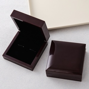 Bouton de manchette carré pince à cravate boîte-cadeau boîte en bois en plastique gravé blanc et rouge haut de gamme à la mode paquet de stockage rentable - Product Image 4