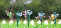 Lampe solaire LED de jardin, papillon flottant, source RGB avec simulation rotative, corps en verre durable, IP65, fonctionne sur batterie, pour utilisation en extérieur