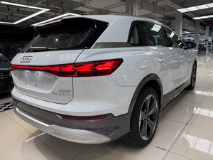 <span class=keywords><strong>Audi</strong></span> Q5 e-tron <span class=keywords><strong>BEV</strong></span> SUV d'occasion en excellent état, propulsion arrière, 7 places - Product Image 5
