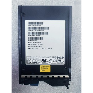SSD HDS 7,68 To NVMe 5831558-A PM1733a Serveur MZ-WLR30TB Interface NVMe Haute Performance pour des Vitesses de Transfert de Données Rapides. Serveur-Sp - Product Image 1