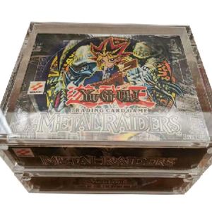 Estuche Acrílico Magnético para Exhibición de Cajas de Sobres de Yugioh Serie Oro 2013, con Protección UV del 99% - Product Image 3