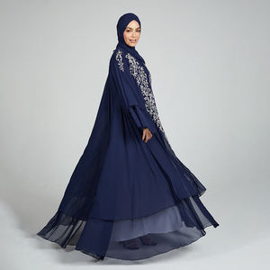 Conjunto de Ropa Islámica, Vestido <span class=keywords><strong>Maxi</strong></span> Azul Fluido y Modesto de Chifón, de Calidad y Lujo, con Adornos Florales Azul Marino, Abaya Abierta en Capas con Hiyab - Product Image 4