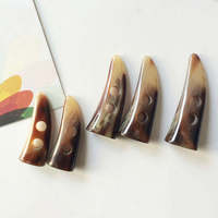 Kancing mantel jahit 40mm 45mm 50mm kustom dengan 2 lubang mantel Resin plastik beralih dengan dekorasi renda gaya Shank