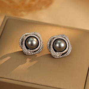 High-End Women's Micro Inlaid Rhinestone Flower <b>Pearl</b> <b>Earrings</b> Trendy Exquisite Sweet Versatile Fashionable Temperament - Product Image 1