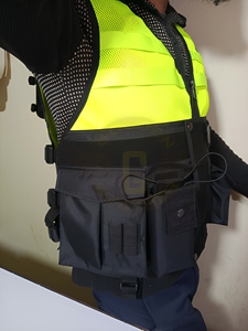 Gilet de sécurité réfléchissant haute visibilité avec fermeture éclair avant, poche multifonctionnelle, uniforme de garde de sécurité, gilet de sécurité pour les paramédicaux et la communauté - Product Image 4