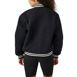 Chaqueta Universitaria Unisex Negra de Lana, Color Sólido, Cierre de Botones, Estilo Casual, Corte Corto, Cuello Camisero, Ajuste Regular, Personalizable con Letras - Product Image 2