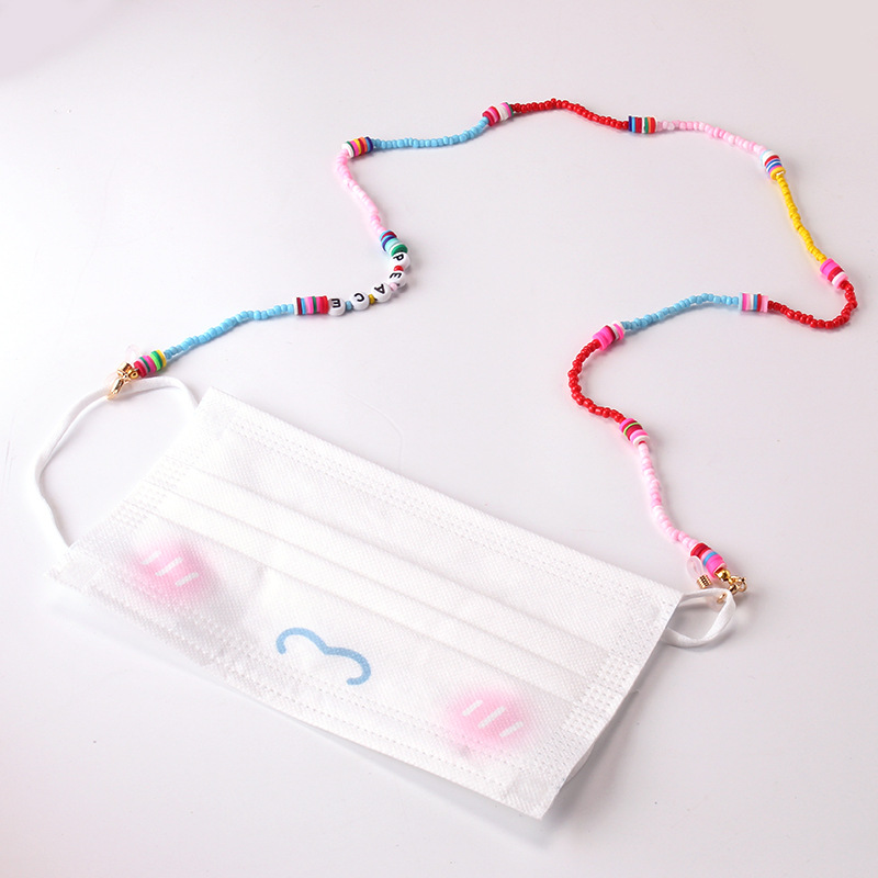 Letras de arcilla polimérica, en stock.