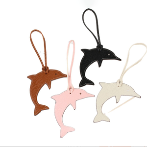 Ornamenti Pendenti a Forma di Delfino in PU, Decorazioni Animali Carine e alla Moda, Charm per Borse, Idea Regalo - Product Image 1