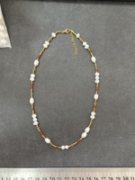 Collier personnalisé avec initiales en perles pour femmes, collier à breloque en or avec lettre, collier en perles d'eau douce, bijoux faits à la main