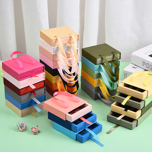 Boîte cadeau en papier avec logo personnalisé pour bijoux, emballage tiroir pour colliers, bracelets, bagues - Boîtes haut de gamme pour présentation et rangement - Product Image 1