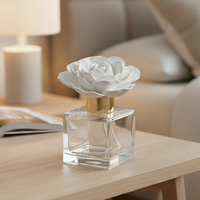 Diffuseur de parfum Finru Reed, pierre aromatique, bouteille en verre carrée de 100 ml, fleur en porcelaine, parfum d'ambiance artisanal, huile essentielle, cadeau de luxe