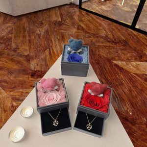 Boîte Cadeau Ours en Rose Éternelle et Mousse, Étui à Bijoux Floral Fait Main pour Mariage, Saint-Valentin, Fête des Mères - Product Image 3