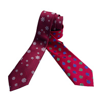 Cravates de Noël Cravates uniques en polyester pour hommes Père Noël Flocon de neige vert et rouge Cravate sur mesure Soie Logo personnalisé Support