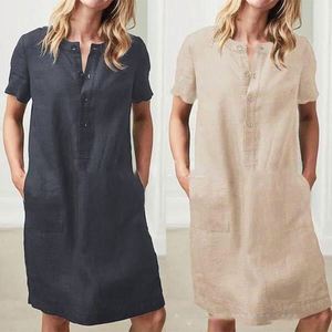 Vente en gros de robes en coton pour femmes, manches courtes, couleur unie, boutonnées, col rond, longueur midi, robe décontractée droite pour l'été - Product Image 2