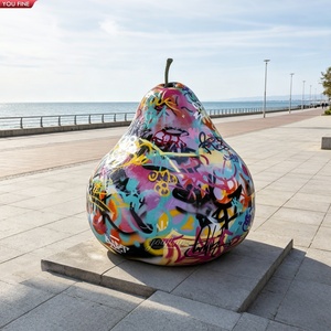 Sculpture de <span class=keywords><strong>poire</strong></span> graffiti grande taille YOUFINE, statue de fruit d'art urbain contemporain pour la décoration des places en bord de mer - Product Image 1