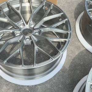 Jantes forgées sur mesure de qualité supérieure, finition gris brossé, usinées CNC, design échelonné 5x112 5x120/130 pour Range Rover Porsche Macan Cayenne - Product Image 5
