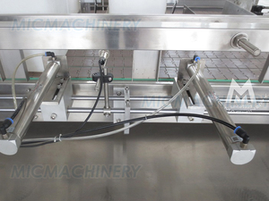 Machine de remplissage automatique de haute précision pour bidons d'huile lubrifiante chimique industrielle, remplissage par poids - Product Image 6