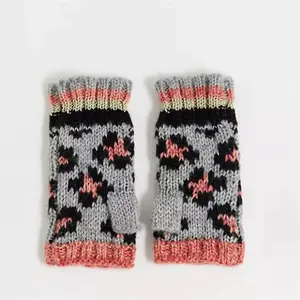 Gants sans doigts en tricot jacquard à motif personnalisé Gants sans doigts en tricot à imprimé léopard pour femmes à la mode