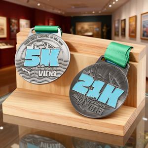 Médailles de course et de marathon en alliage de zinc, finition argent antique, avec logo émaillé, design 21k 5k, vente en gros, offre spéciale - Product Image 2