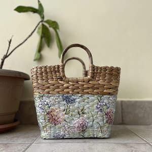 Bolso de Jacinto de Agua Hecho a Mano con Arte Floral en Decoupage, Cesta de Paja Tejida, Bolso de Mano Sostenible para la Playa de Verano para Mujer - Product Image 5