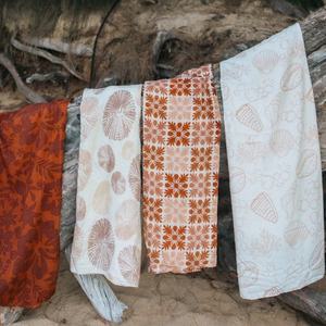 Sarong pour femmes personnalisé, luxe, doux, vintage, imprimé polynésien, pareo de haute qualité en rayonne - Product Image 4