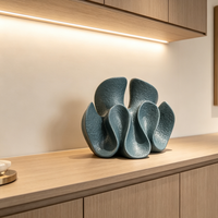 Sculpture en résine abstraite en forme de pétale, ornement décoratif de table texturé moderne, statue en résine de fleur abstraite bleue texturée mate