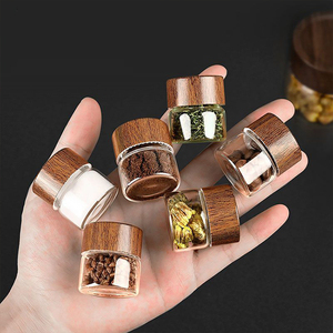 Petite boîte de rangement en verre de 10ml 20ml 30ml pots à épices en or pour thé, café, sel et herbes avec couvercle en bois fileté - Product Image 2