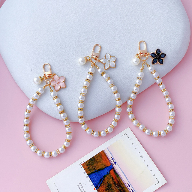 New Luxury Style Pearl Flower Butterfly Beaded Pendant Phone Case Charm