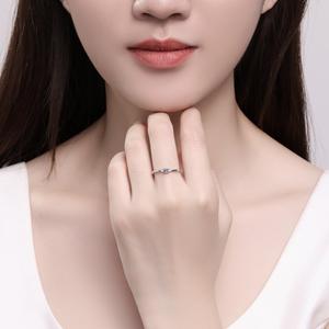 Elegante anillo de hoja de flor de moissanita de 1 quilate personalizado S925 plata y Pt950 chapado en oro para mujer - Product Image 5