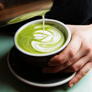 100% poudre de <span class=keywords><strong>Matcha</strong></span> de marque privée biologique de qualité supérieure <span class=keywords><strong>thé</strong></span> vert fraîchement fouetté <span class=keywords><strong>pour</strong></span> amincir le <span class=keywords><strong>thé</strong></span> de santé dans des boîtes en vrac sacs bouteilles - Product Image 5