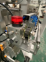 Machine d'emballage et de conditionnement multi-voies pour épices en poudre