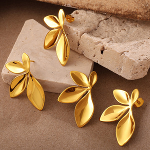 Geometric <b>Stud</b> <b>Earrings</b> Gold Zinc Alloy Irregular Fan Shape Minimalist Design For Everyday Wear - Product Image 2