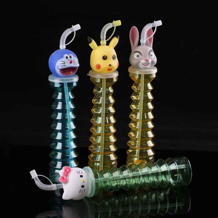 New Arrival  Soccer Shark Water Bottle with Animals Plastic Lid Thermal Direct Drinking 500ml Capacity