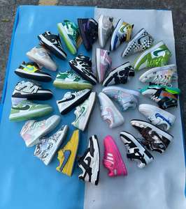 Vêtements de marque de style mixte, vêtements d'occasion, stock neuf, baskets de course fabriquées en Chine - Product Image 3