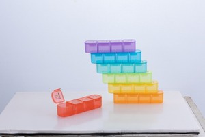 Organizador de Pastillas Mensual de Gran Volumen y Colorido con 28 Compartimentos, Sellado con Anillo de Silicona, Caja para Pastillas - Product Image 3