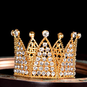 Ornements de décoration de gâteau mini couronne de cristal pour gâteau d'anniversaire de mariage vente en gros <span class=keywords><strong>pas</strong></span> <span class=keywords><strong>cher</strong></span> - Product Image 4