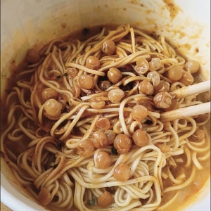 <span class=keywords><strong>Nouilles</strong></span> instantanées à la purée <span class=keywords><strong>de</strong></span> pommes <span class=keywords><strong>de</strong></span> terre non frites, collation asiatique saine et rapide à préparer pour les repas légers et les amateurs <span class=keywords><strong>de</strong></span> pâte <span class=keywords><strong>de</strong></span> sésame - Product Image 4