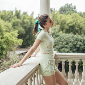 Setelan Kasual Dua Potong Wanita Ukuran Besar Model Baseball Trendy dengan Pola Solid dan Dekorasi Kancing Atasan Pendek - Product Image 4