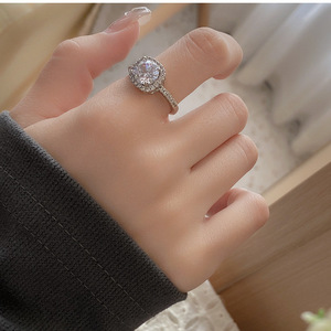 Joyería de moda Halo Cubic Zircon anillo de latón de alta calidad CZ anillo ajustable para mujer anillo de compromiso de fiesta - Product Image 4