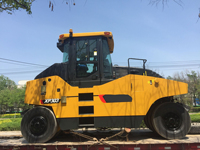 Compacteur routier XP303 haute performance 30 tonnes, machine fiable pour la compactation du sol et la stabilisation des terrains en travaux routiers