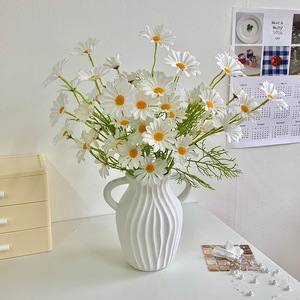 Muyu Chronicles Fleurs artificielles en soie, bouquet de marguerites blanches et jaunes, pour décoration de mariage, de maison et accessoires d'extérieur - Product Image 3