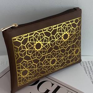 Bolso de Mano de Cuero PU Marrón de Lujo con Patrón Geométrico Dorado, Elegante Bolsa con Cierre para Cosméticos y Uso Diario - Product Image 4