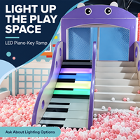 Aire de jeux intérieure pour enfants avec clavier de piano musical interactif LED, tapis sensoriel et toboggan pour espace de jeux commercial