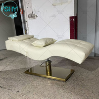 Table de massage incurvée, lit de salon pour extensions de cils, dossier réglable, éponge haute densité durable, base dorée moderne pour services de soins du visage et extensions de cils