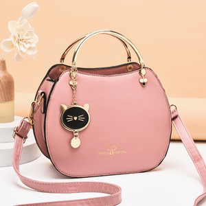 Productos para Dropshipping 2026 |   Bolso Bandolera Modelo 14065 con Colgante de Gato para Mujer, Bolso de Mano Diario de Cuero PU con Asa Individual - Product Image 4
